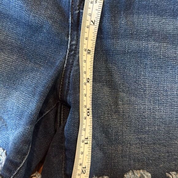 Nine West dark wash blue 5” raw hem shorts size 6 - Picture 5 of 8